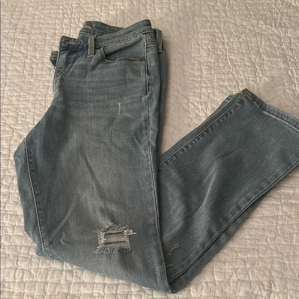 Universal Thread Blue Ankle Cropped Distressed Jeans